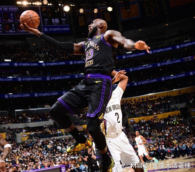 乐鱼官方入口-NBA最新排名出炉！西部第二狂胜40分，湖人能争第5，一队稳压骑士